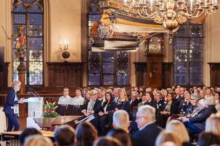 150 Jahre Schwesternschaft Bremen: Pflege in Bewegung