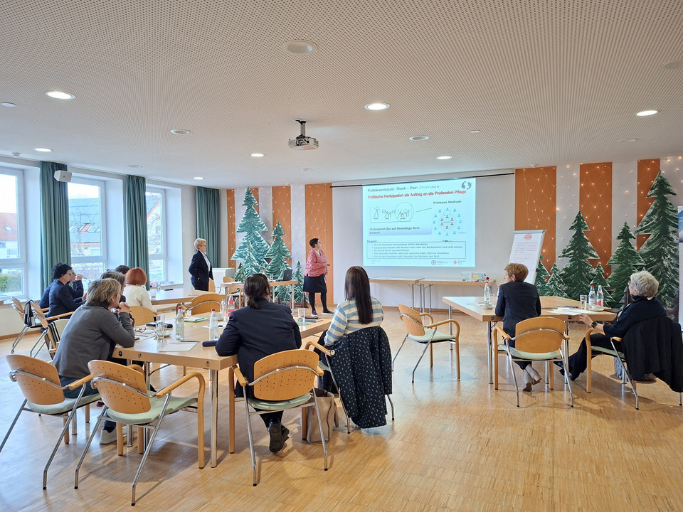 „Präsidentin on Tour“ – Erfolgreicher Auftakt in der Schwesternschaft Amberg „Präsidentin on Tour“ – Erfolgreicher Auftakt in der Schwesternschaft Amberg